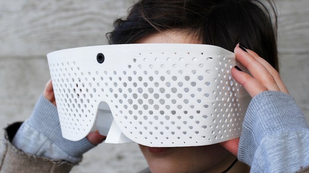 Protótipo do dispositivo Eidos Visão, que permite ver trajetos e padrões de movimento invisíveis a olho nu