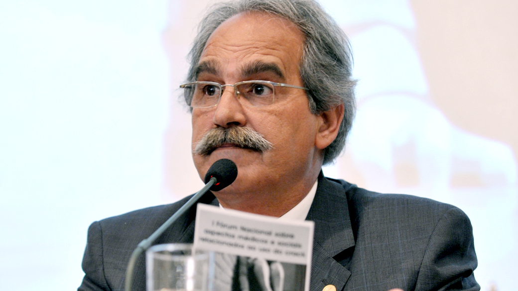 O presidente do Conselho Federal de Medicina, Roberto Luiz d'Avila