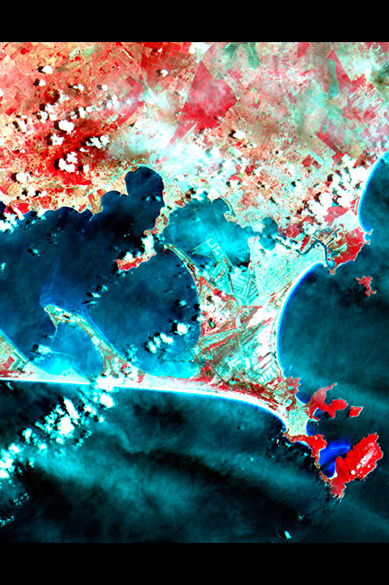 As imagens obtidas com o novo satélite serão utilizadas, entre outras funções, para mapear queimadas, monitorar o desflorestamento da Amazônia, acompanhar a expansão agrícola e estudar a área de desenvolvimento urbano