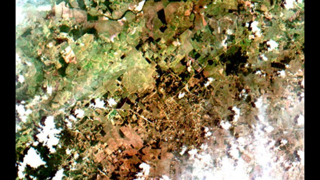 Primeiras imagens da câmera multiespectral brasileira MUX, a bordo do satélite CBERS-4, mostram a região de Armação de Búzios, no Rio de Janeiro 