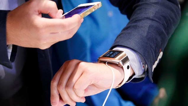 Jornalistas testam o relógio da Samsung Galaxy Gear