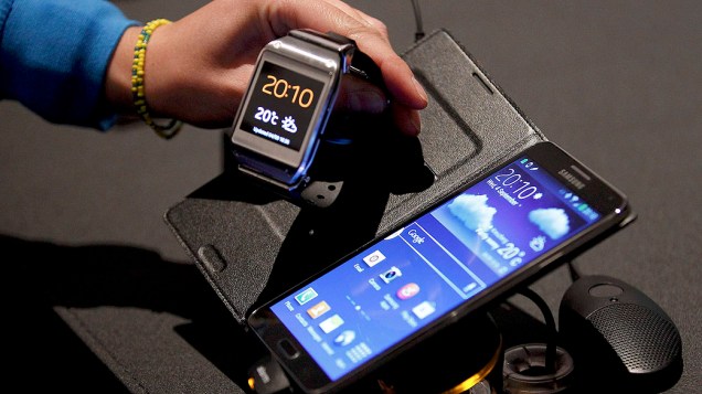 Jornalistas testam o relógio da Samsung Galaxy Gear