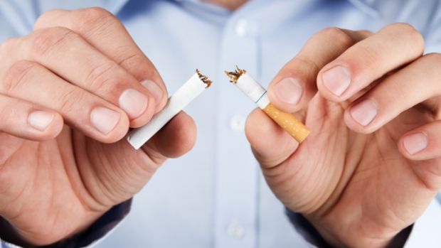 No Brasil, 46,4% dos homens e 47,7% das mulheres que fumavam diariamente afirmaram ter largado o vício