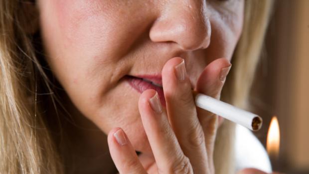 Com mais mulheres fumando, o tabagismo se tornou a principal causa de câncer de bexiga entre a população feminina