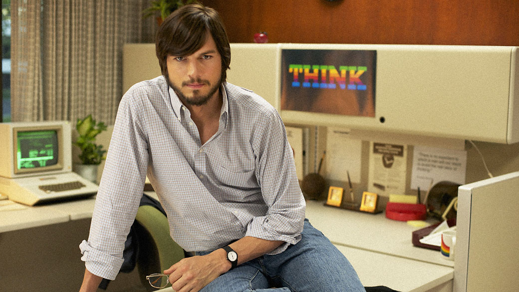 Ashton Kutcher como Steve Jobs no filme 'jOBS', do diretor Joshua Michael Stern