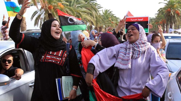 Comemorações nas ruas de Trípoli, após a notícia da captura e morte de Kadafi