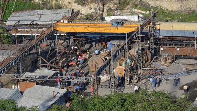 Visão geral da mina de carvão onde os mineiros estão presos, no oeste da Turquia