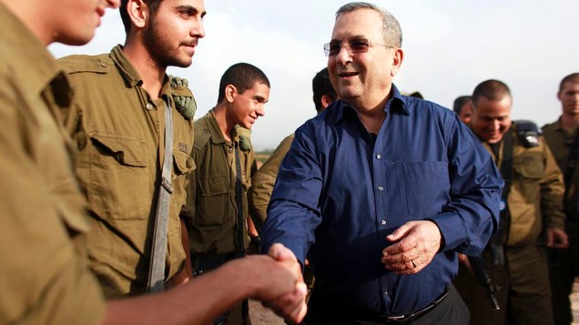 Ehud Barak, ministro da defesa israelense , durante coletiva de imprensa no Domo de Ferro