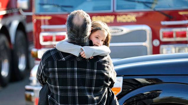 Pelo menos 27 pessoas, incluindo crianças, foram mortas nesta sexta-feira, quando o atirador Ryan Lanza abriu fogo em uma escola primária em Newtown, Connecticut
