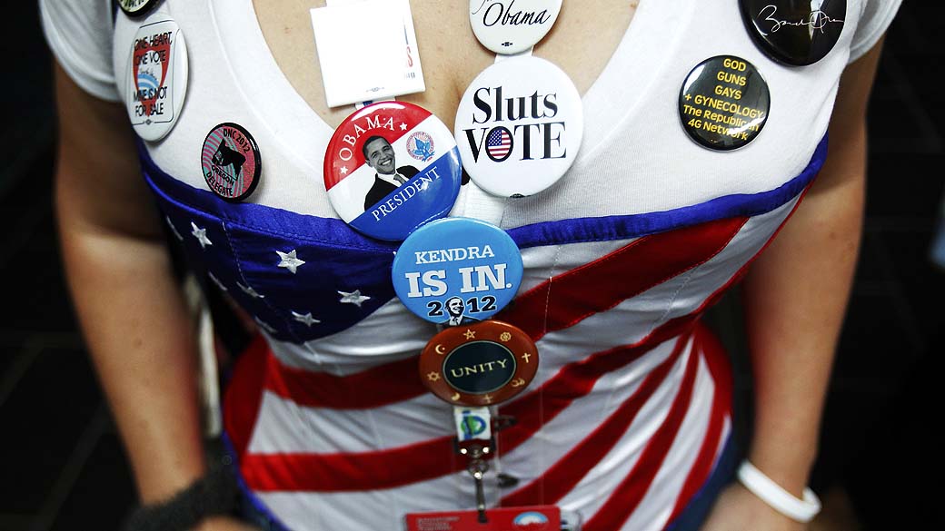 Representante de Oregon no primeiro dia da Convenção Nacional Democrática em Charlotte, Estados Unidos