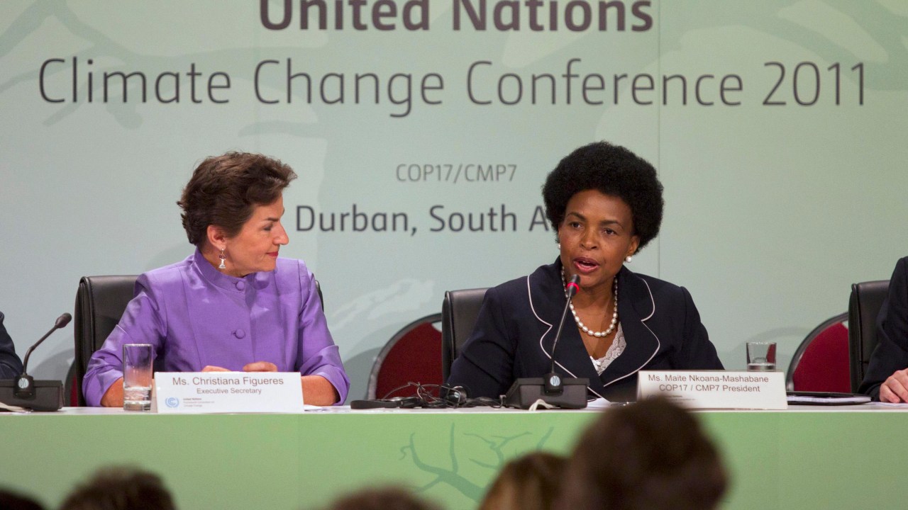 A presidente da COP17, Maite Nkoana-Mashabane (à direita), e a secretária executiva da ONU sobre o clima, Christina Figueres