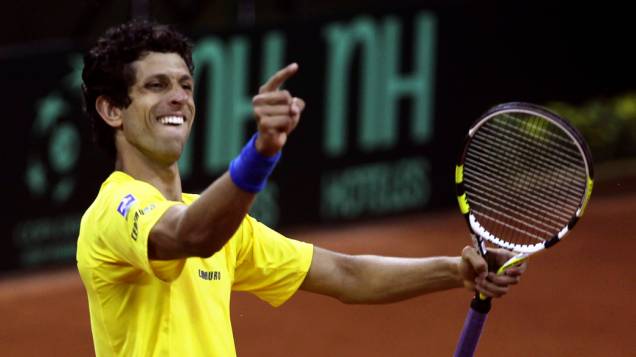 O brasileiro Marcelo Melo comemora vitória em partida da Copa Davis de tênis