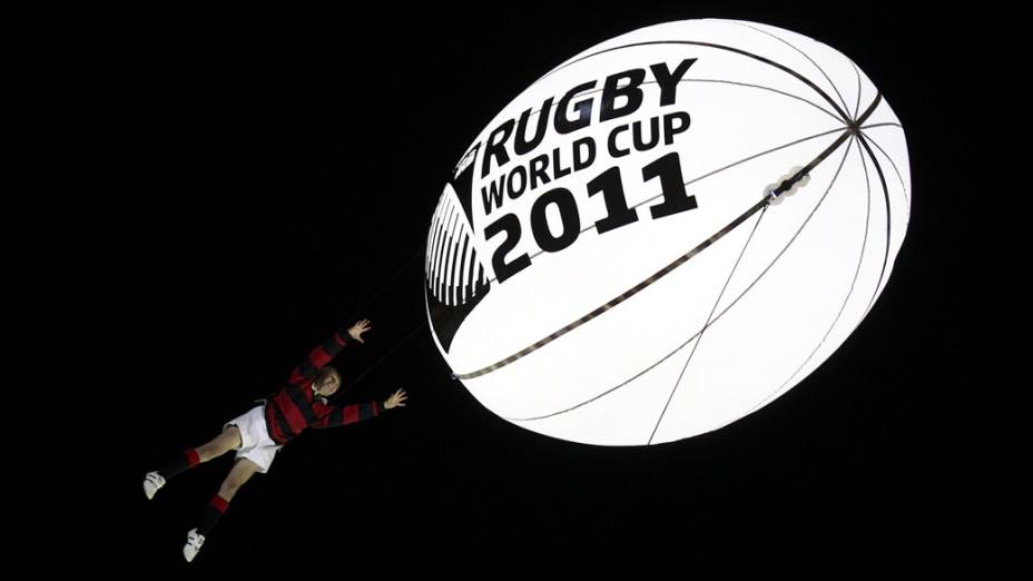 Artistas se apresentam durante a abertura da Copa do Mundo de Rugbi, em Eden Park, na Nova Zelândia