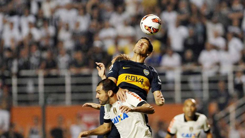 Dividida durante jogo entre Corinthians e Boca Juniors, pela copa Libertadores, no estádio Pacaembu em São Paulo