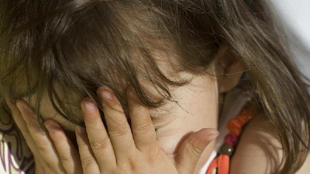 "Seu filho vai se frustrar e chorar, querendo você ou não", afirma a psicanalista Magdalena Ramos