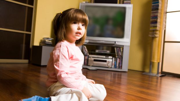 Televisão: Realizar atividades em lugares com a televisão ligada prejudica cognição da criança