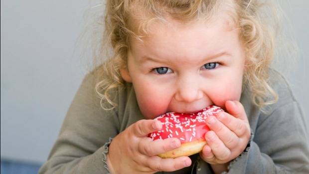 Crianças obesas têm menos sensibilidade aos cinco sabores: amargo, doce, salgado, azedo e umami (saboroso)