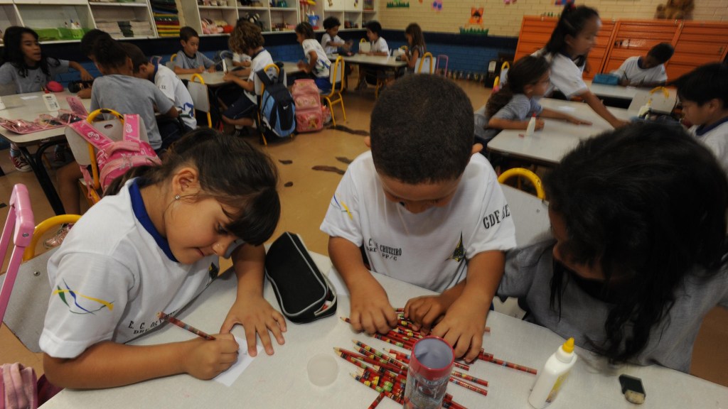 O Brasil tem 49,8 bilhões de alunos matriculados em instituições de ensino básico e educação infantil