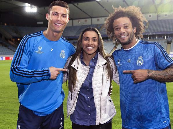 Cristiano Ronaldo Tieta Marta Antes De Jogo Na Suecia Veja