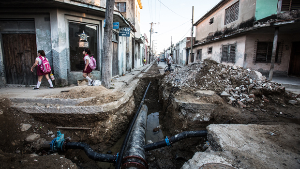 Obras de saneamento básico, em Camaguey Obras de saneamento básico, em Camaguey