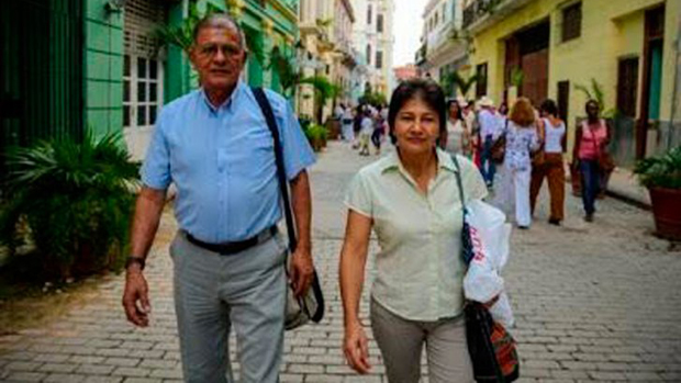 Rodrigo Granada, o chanceler das FARC, e sua esposa