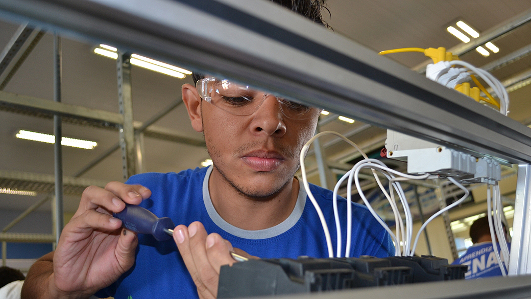 O Programa Nacional de Acesso ao Ensino Técnico e Emprego (Pronatec) tem a meta de ampliar o acesso a cursos técnicos e profissionalizantes