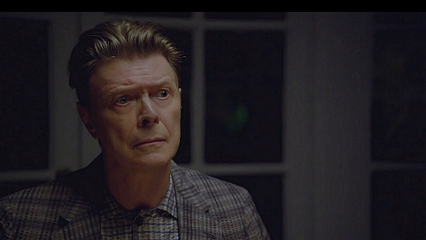 David Bowie no clipe de The Stars (Are Out Tonight)