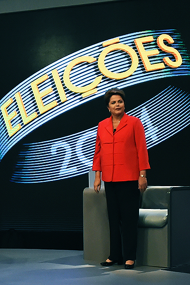 A presidente e candidata à reeleição Dilma Rousseff (PT), durante o último debate do segundo turno promovido pela Rede Globo no Projac, no Rio de Janeiro