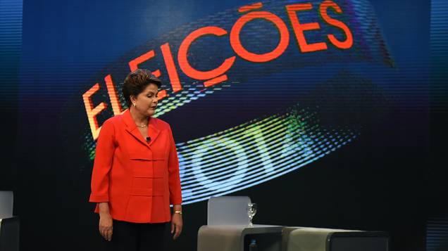 A candidata do PT à Presidêcia da República, Dilma Rousseff, durante o debate promovido pela Rede Globo