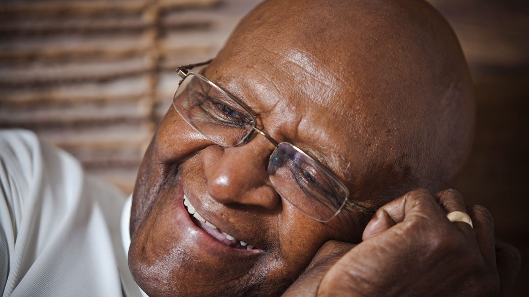 Entrevista com Desmond Tutu e Mary Robinson, membros do grupo de direitos humanos The Elders
