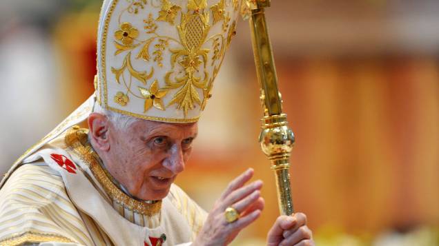 Papa Bento 16 celebra a missa da Epifania em janeiro de 2013 na Basílica de São Pedro, no Vaticano