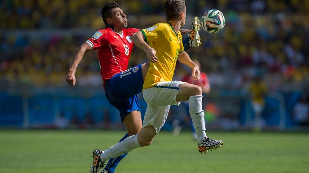 Lance no jogo entre Brasil e Chile no Mineirão, em Belo Horizonte