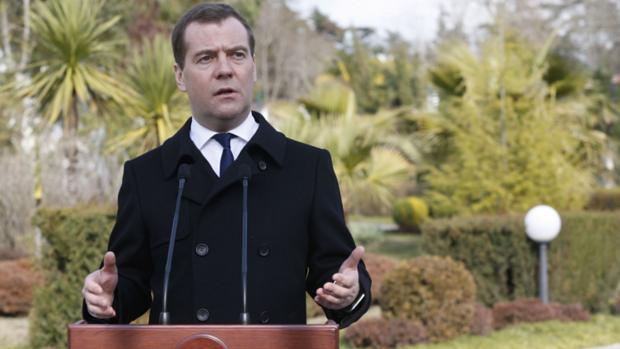 O primeiro-ministro da Rússia, Dmitry Medvedev, concede entrevista em Sochi