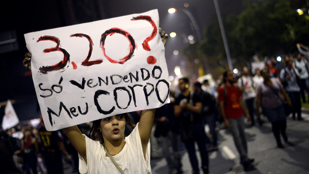 Manifestação organizada pelo movimento Passe Livre, em São Paulo