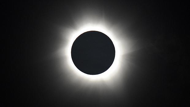 Eclipse total do sol encanta os australianos
