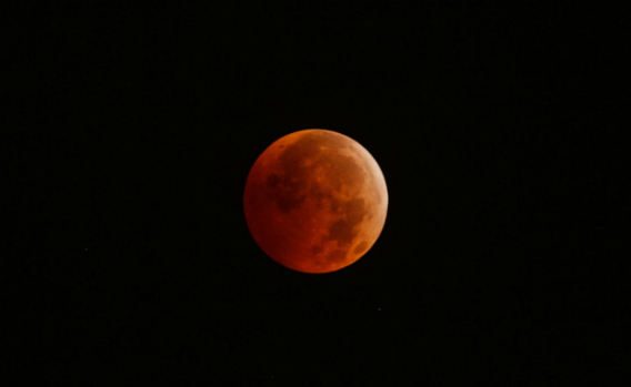 Eclipse lunar ocorrido em dezembro de 2010 em Truckee, California.