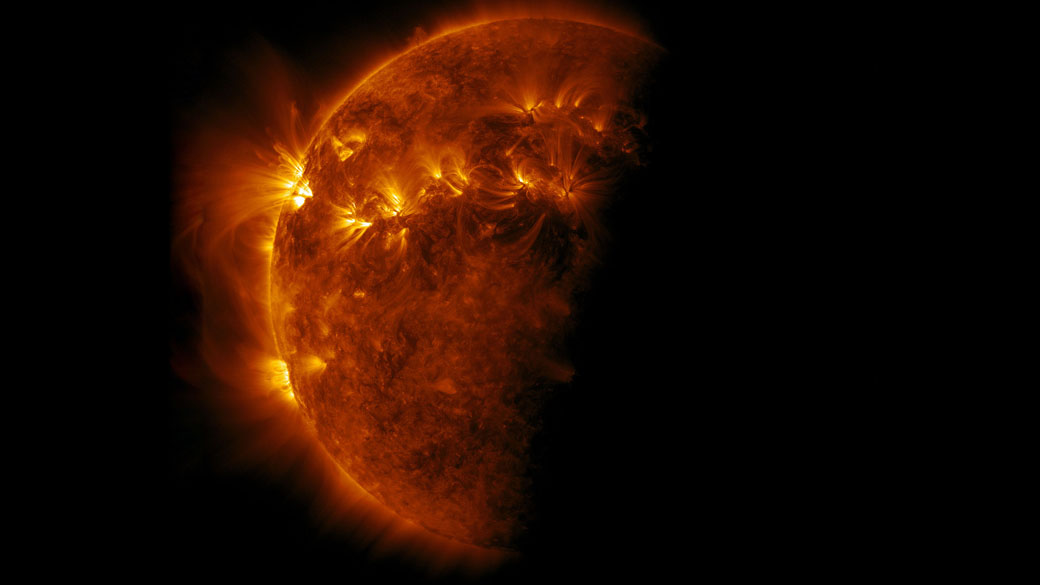 Elipse do Sol pela Terra. Imagens da sonda Solar Dynamics Observatory (SDO), feitas em abril de 2011