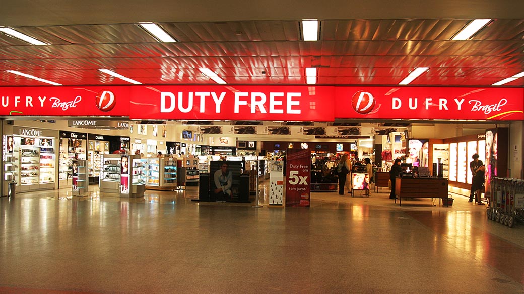 A expectativa da Dufry é gerar até 100 milhões de euros em sinergias com a Duty Free