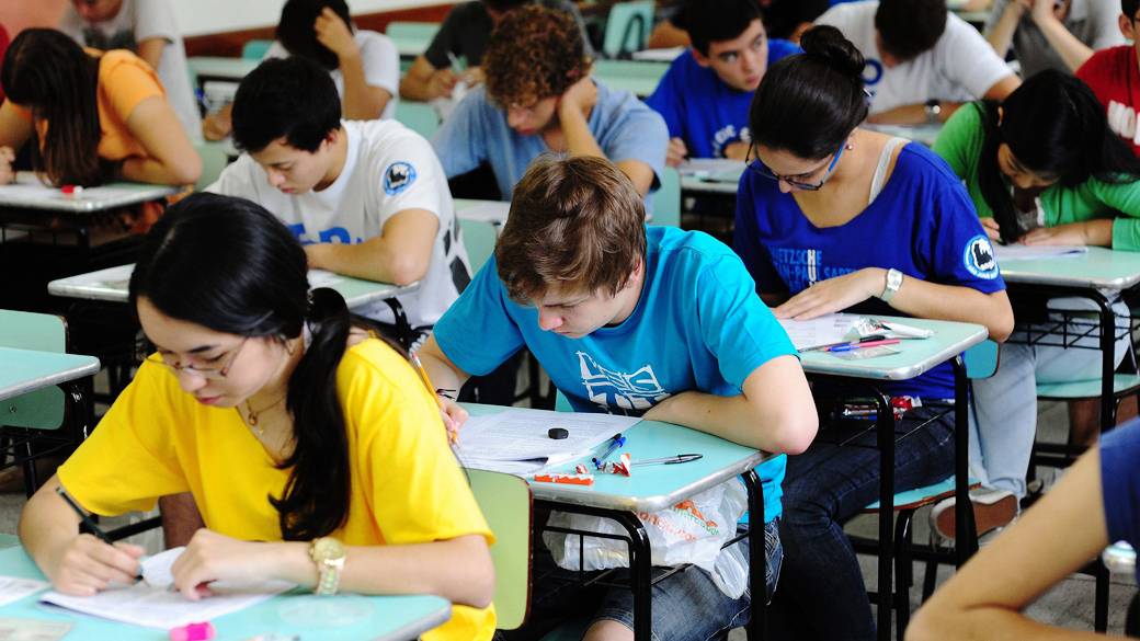 Alunos realizam prova da primeira fase da FUVEST