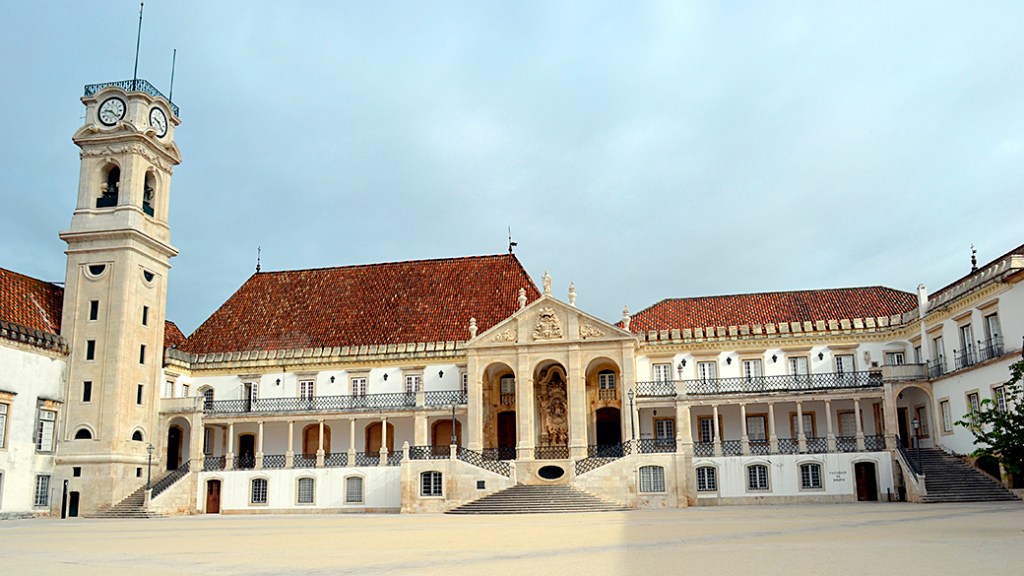 Universidade de Coimbra, em Portugal, uma das participantes do Salão do Estudante