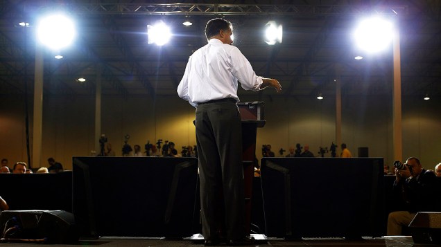 O candidato Mitt Romney durante comício em Cincinnati, Ohio
