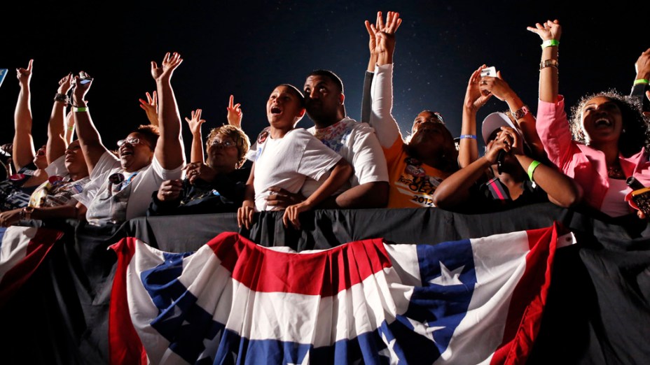 Eleitores de Barack Obama durante comício em Cleveland, Ohio