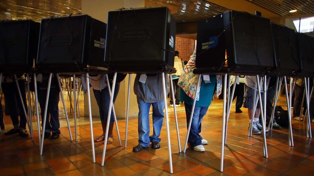 Eleitores votando em Miami, Flórida, durante eleição antecipada dos EUA