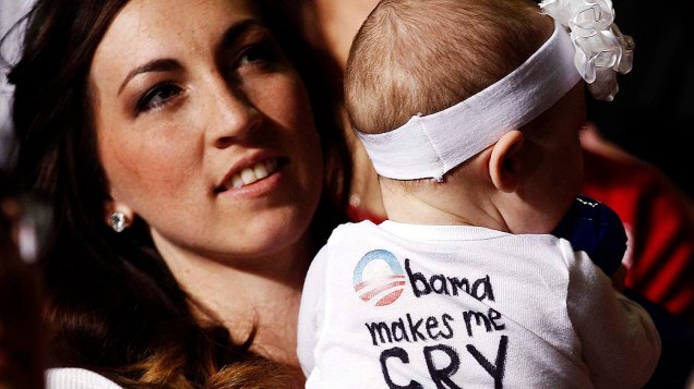 Mãe e bebê durante campanha de Mitt Romney em Des Moines