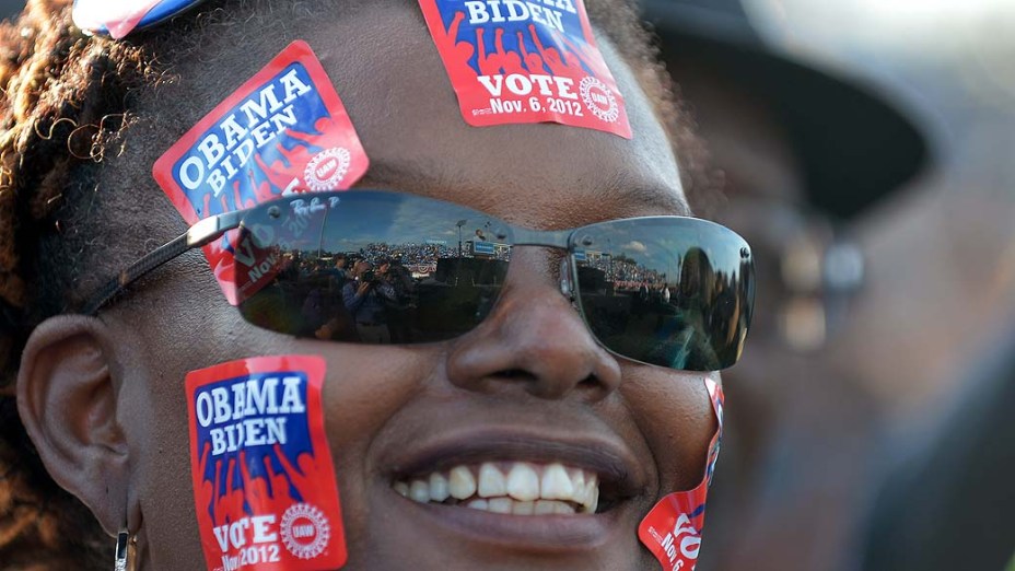 Mulher durante campanha de Barack Obama em Hollywood
