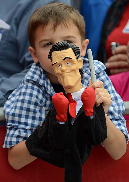 Garoto durante campanha de Mitt Romney na Flórida