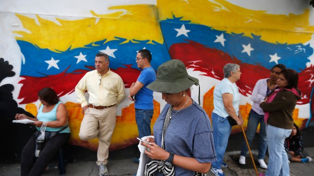 Cerca de 19 milhões de venezuelanos decidem quem será o líder do país nos próximos seis anos