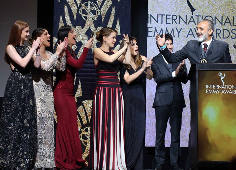 Elenco de 'Império' recebe Emmy Internacional de melhor novela