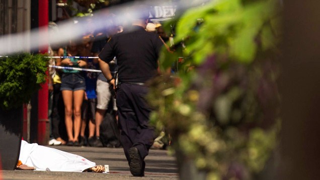 Pelo menos duas pessoas morreram e oito ficaram feridas em um tiroteio na manhã desta sexta-feira (24) em Nova York