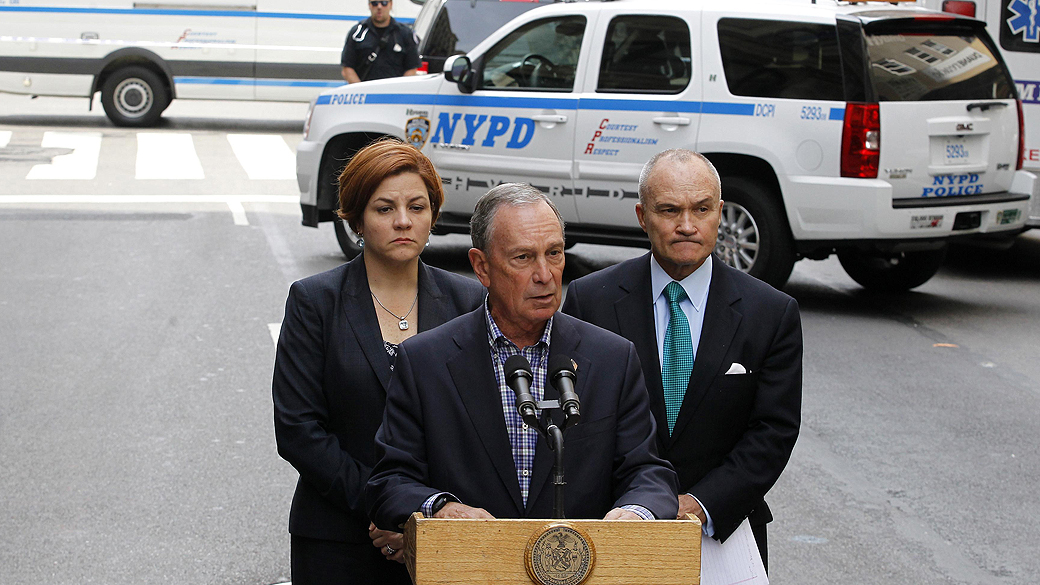 O prefeito de Nova York, Michael Bloomberg, afirmou que nove pessoas ficaram feridas no tiroteio